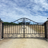 Entrance gate